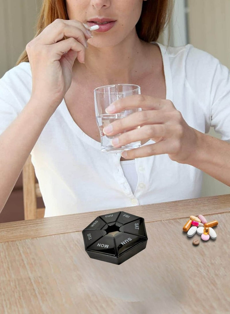 سورتيفي علبة حبوب أسبوعية لمدة 7 أيام باللون الأسود، لا تفوّت جرعتك أبدًا مع صندوق حبوب كبير، صيدلية محمولة في الجيب لأقراص الفيتامينات وكبسولات زيت السمك، تتسع لـ 10 حبات بحجم الأسبرين حزمة من 2 - Image 5