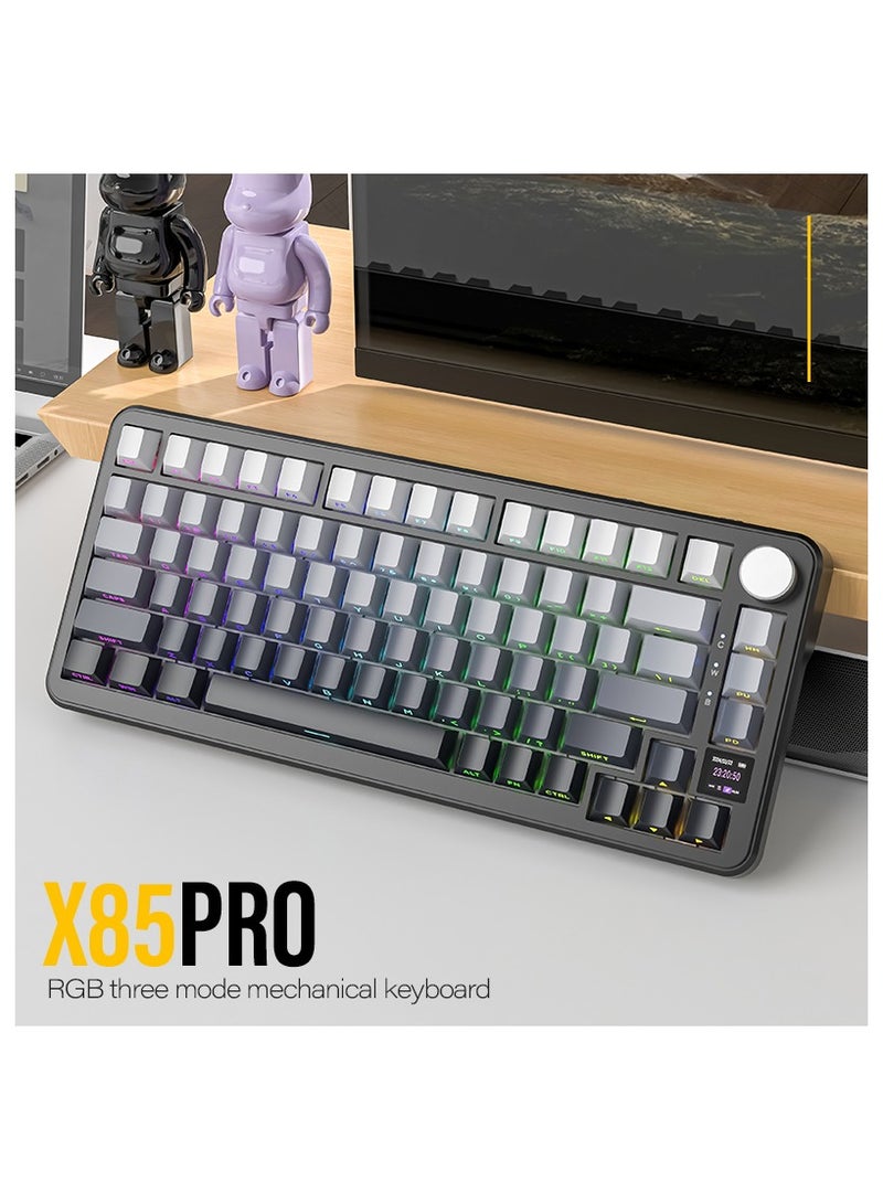 هجوم القرش لوحة مفاتيح الألعاب الميكانيكية اللاسلكية ATTACK SHARK X85Pro – قابلة للتبديل الساخن – تصميم مضغوط 75% – شاشة TFT ذكية مع مقبض معدني – اتصال ثلاثي (بلوتوث 5.1، لاسلكي 2.4GHz، سلكي USB-C) – إضاءة RGB – هيكل Gasket Mount – أغطية مفاتيح PBT – متوافقة مع الكمبيوتر، اللابتوب، ماك (ضوء القمر الأسود) - Image 2