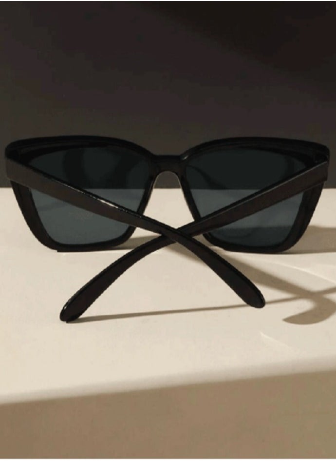 Shein 1 Pair Retro Black Classic Big Cat Eye Fashion Glasses, Fashion Accessory  - Image 2