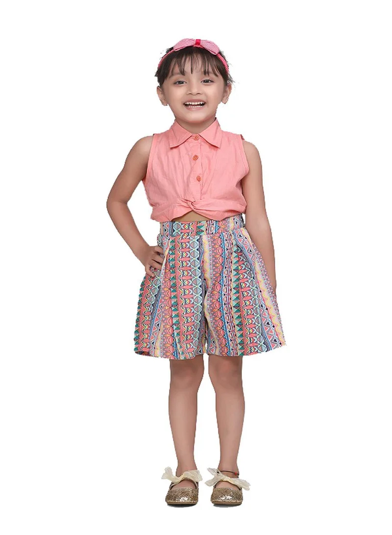 ليل بيكس جمبسوت قصير وردي بتصميم عقد وأرجل واسعة