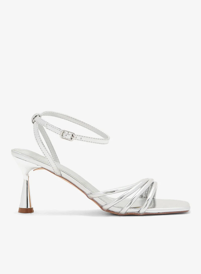 ايلا صندل بكعب بحزام خلفي