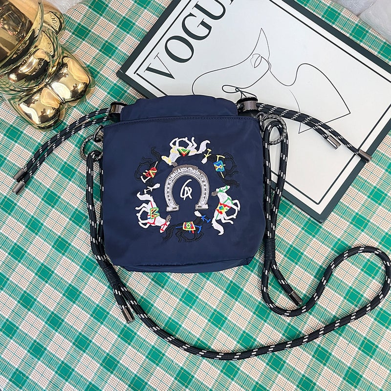Embroidered Niche Design Fresh Fashion Drawstring Shoulder Bag Japanese Fashion Trendy Casual Versatile Shoulder Bag - Image 1
