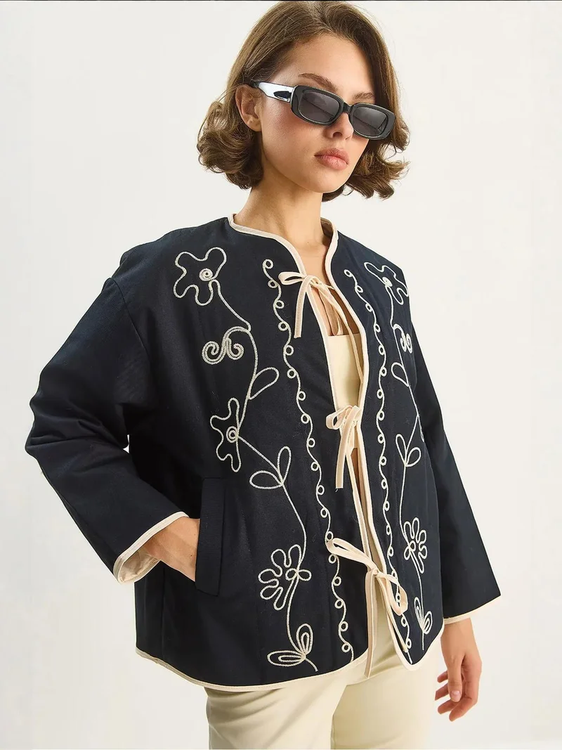 بيانكو لوتشي جاكيت قطني بإبزيم مطرز من لوتشي