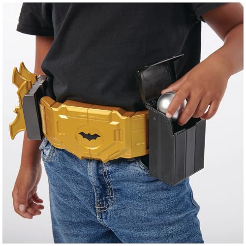 DC Comics Batman, Gear-Up Utility Belt, Batarangs and Smoke Pellets Super Hero Costume Accessories, Kids Roleplay Toys for Boys and Girls Ages 4+ - Image 3