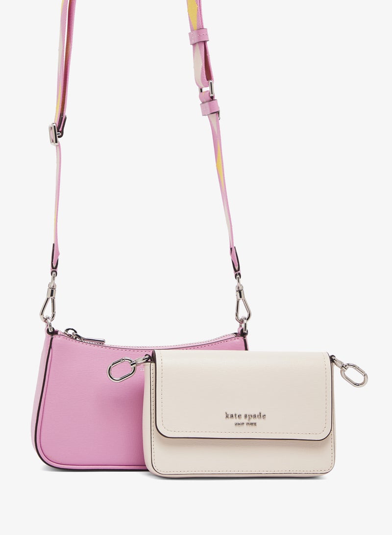 كيت سبيد حقيبة كروس بودي بغطاء مزين بشعار - Image 1