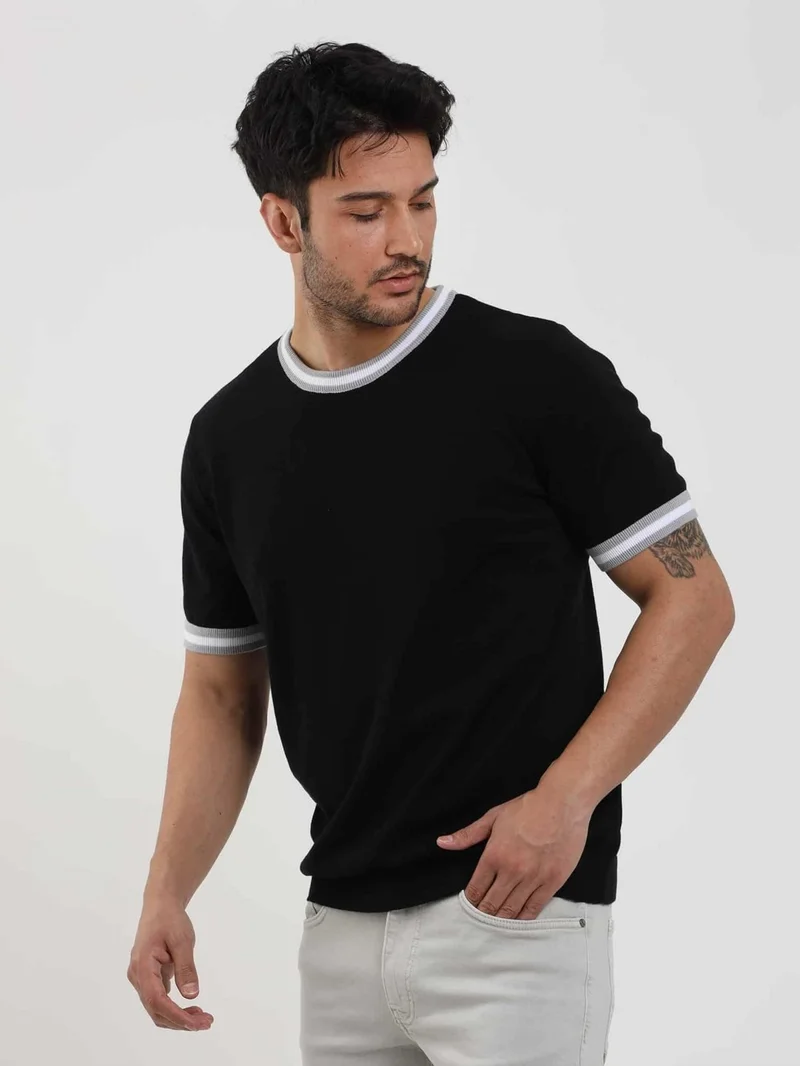 Dufy Black Men's Slim Fit Plain O Neck Sweater - 104656