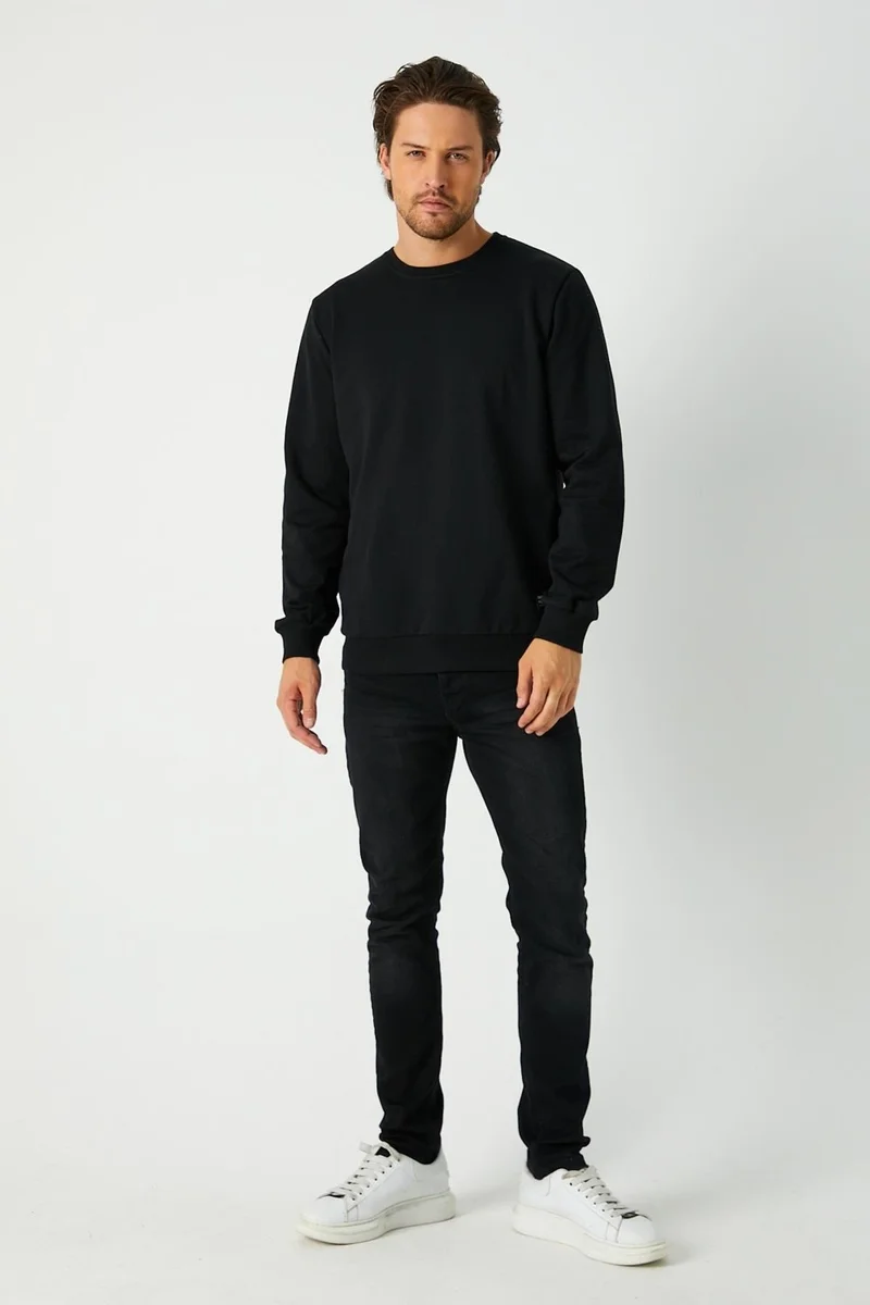 ميتاليك Men's Black Basic Crew Neck Sweatshirt