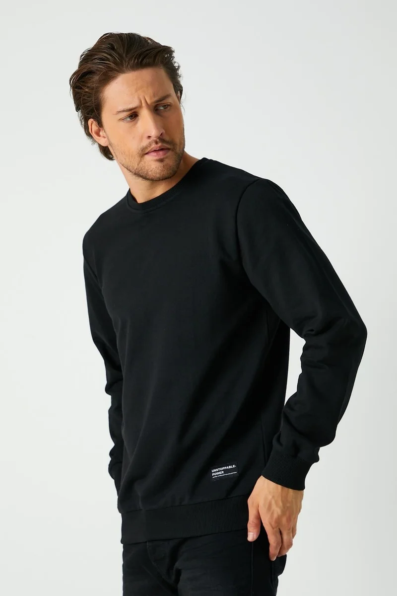 ميتاليك Men's Black Basic Crew Neck Sweatshirt