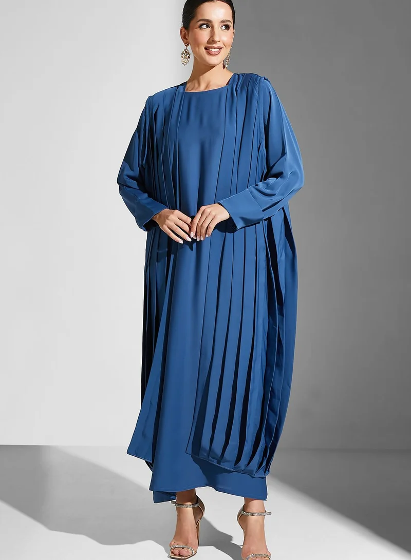 Meem by Mariyah Pleated Detail Abaya