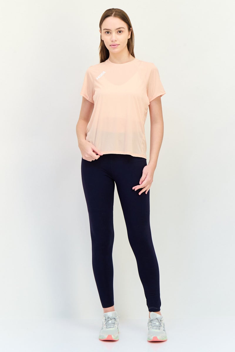 Hoka تي شيرت تدريب قصير الأكمام للنساء، خوخي - Image 4