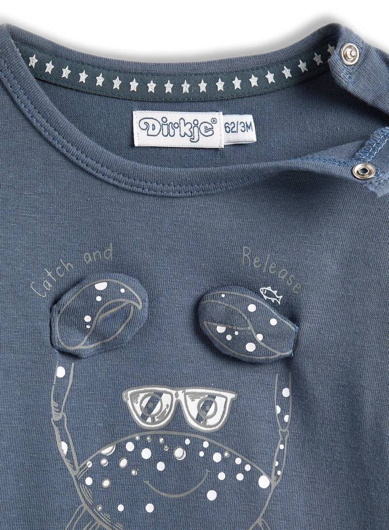 Dirkje Dirkje Boys Set - Short sleeve Interactive T-Shirt & White Cargo shorts in textured fabric