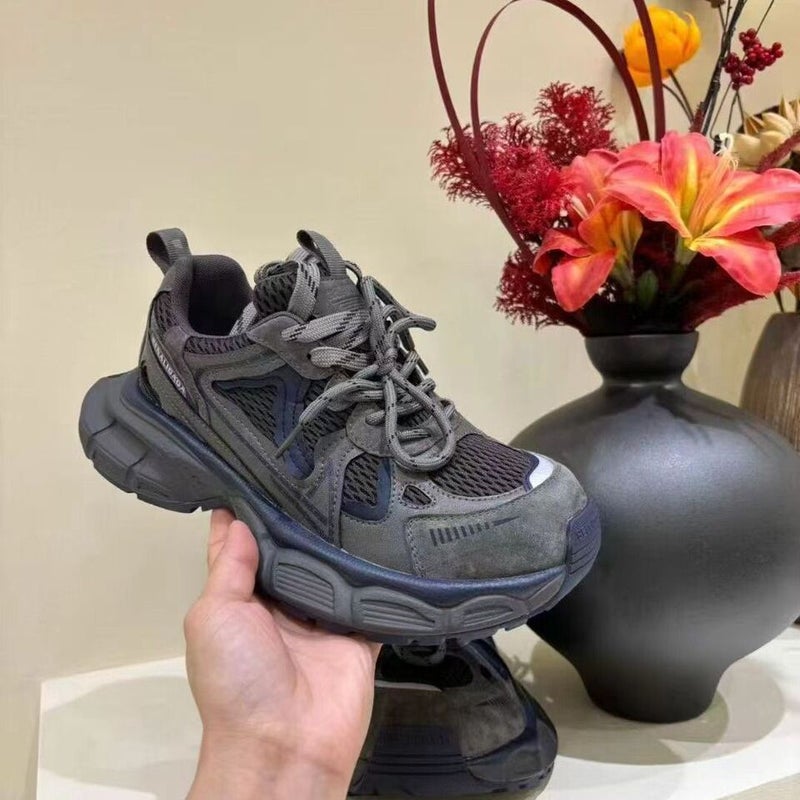 Unisex Casual Sneaker Shoes - Image 1