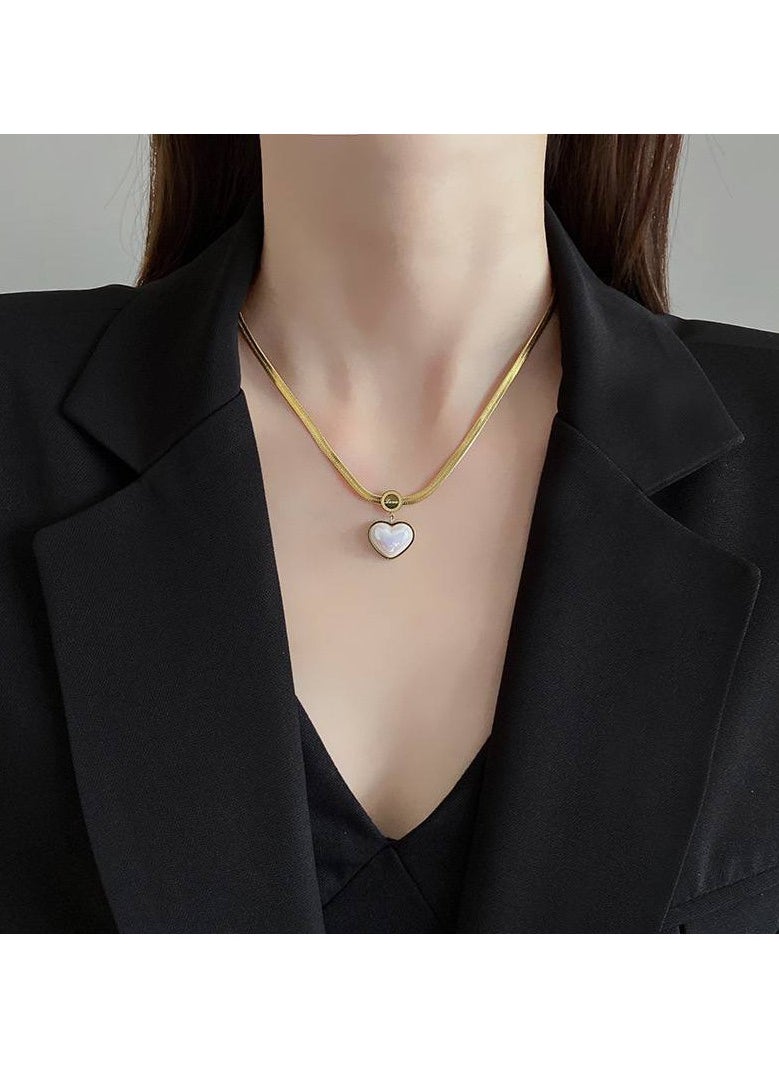 Generic - A lively back chain, the heart of the trend - Image 1