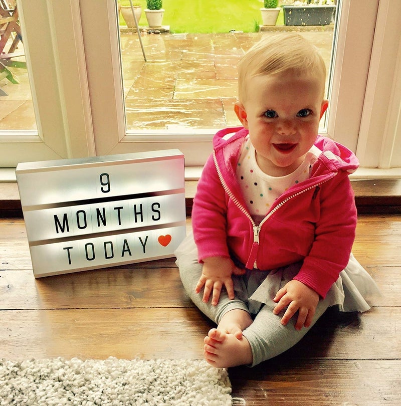 STORE 2508 صندوق إضاءة سينما STORE2508 بحجم A4 مع مجموعة من الحروف والأرقام السوداء والملونة لتصميم صندوق إضاءة LED السينمائي (حجم A4) - Image 4