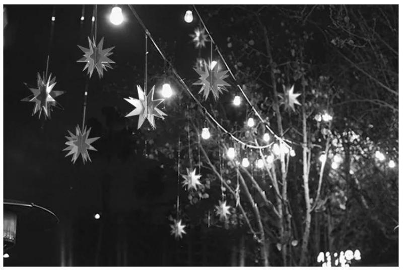 3D Star Garland 200cm Silver Thick Double-Sided Cardboard - Versatile Reusable Stretch Garland - Hanging Star Decoration for Festive Celebrations Home Decor Photo Shoots - Image 4