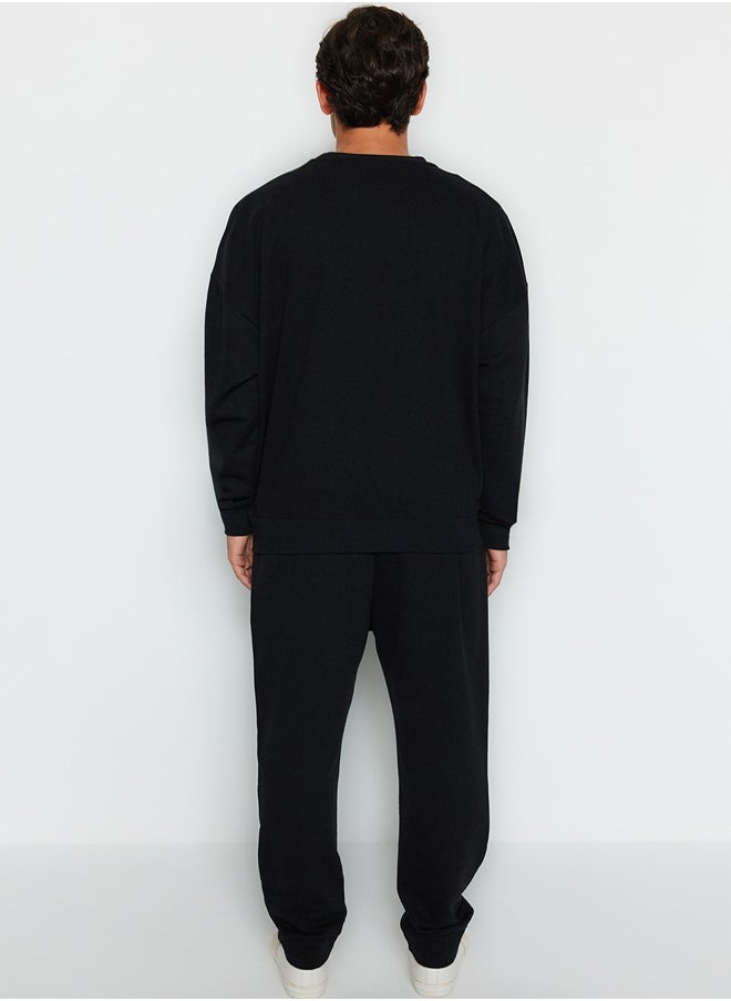 trendyol Limited Edition Black Regular Cut Thick Sweatpants TMNAW24EA00023  - Image 5