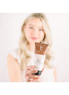 Beauty by Earth Face Self Tanner Tanning Lotion - Fair To Medium Self Tanning Lotion Fake Tan, Tanning Lotion Self Tanner Face Tanner, Sunless Tanner For Face, Buildable Natural Glow, Self Tan Sunless Tanning Lotion  - Image 4