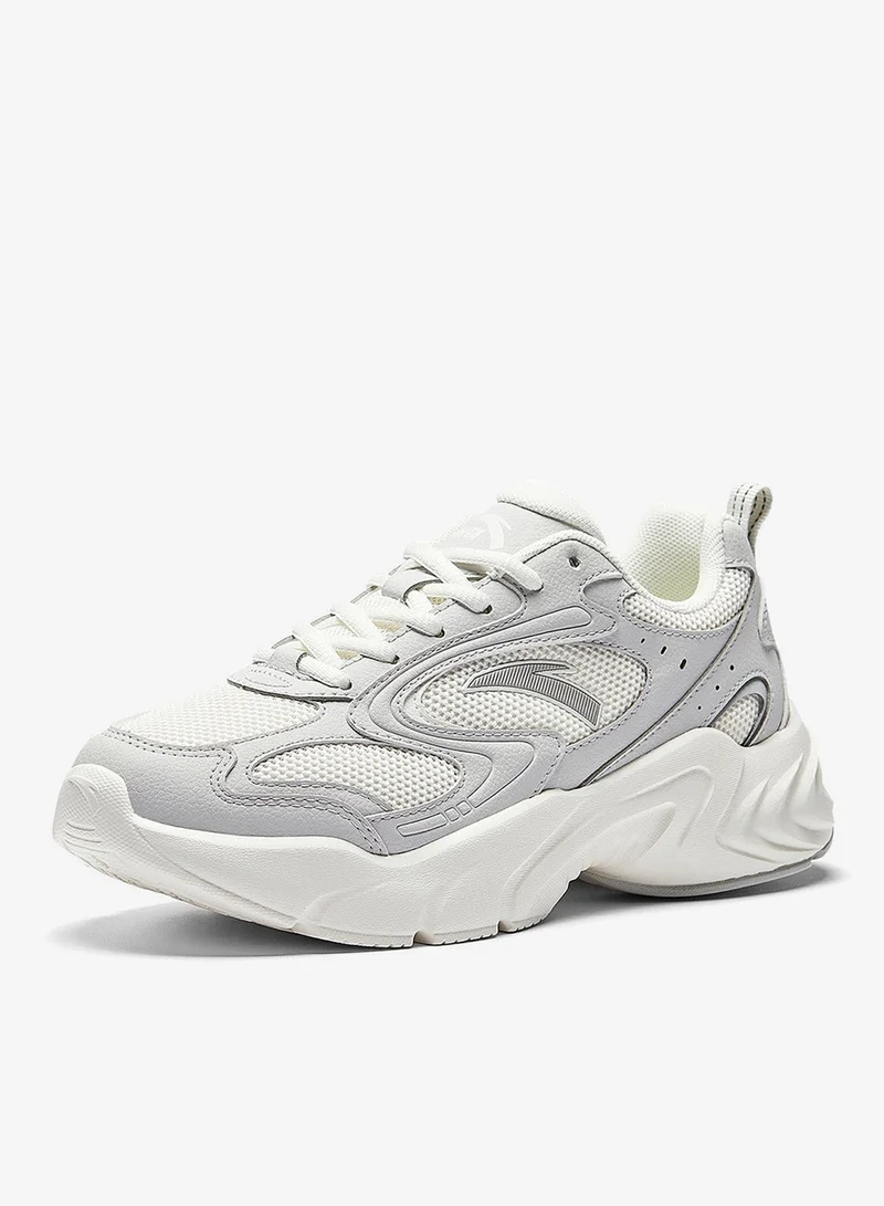 انتا أحذية رياضية نسائية قصيرة بنعل سميك وتصميم متباين