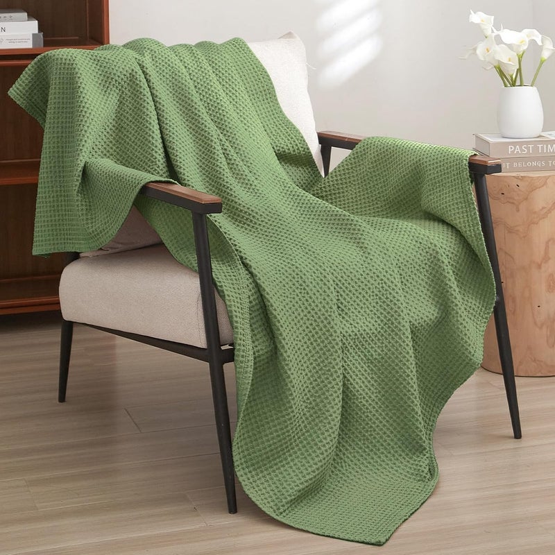 PHF بطانية قطنية منسوجة بشكل وافل مغسولة مسبقًا بحجم مناسب للأريكة والسرير، مقاومة للتمزق، خفيفة الوزن، قابلة للتنفس، معتمدة من Oeko-TEX، قابلة للغسل في الغسالة، هدية لتزيين المنزل - لون أخضر لودن - Image 1