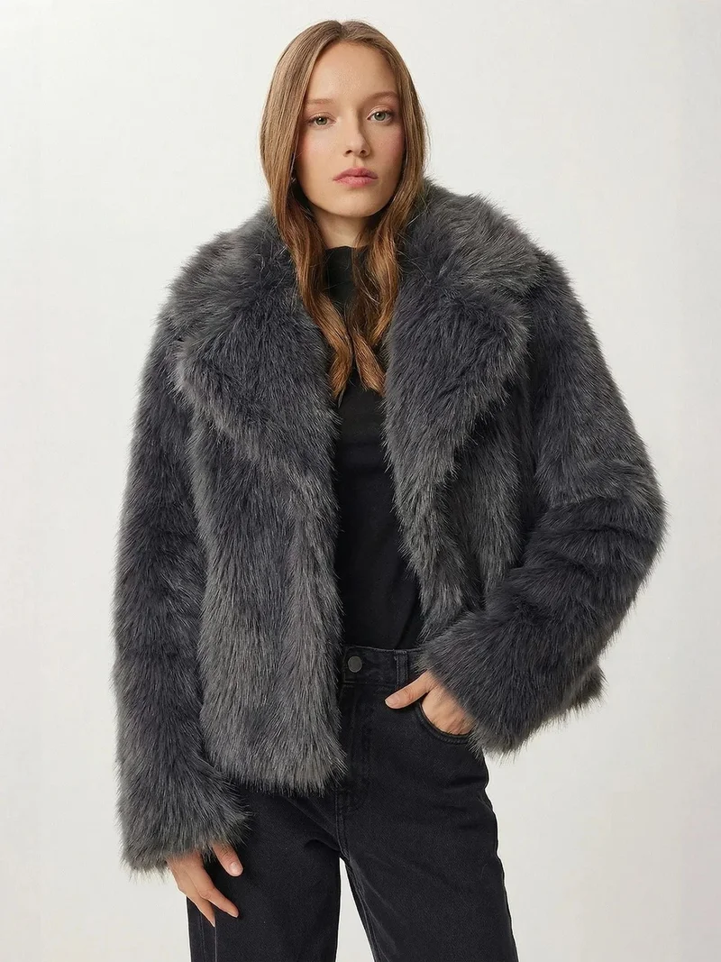 السعادة في إسطنبول ISTANBUL Faux Fur Shawl Collar Jacket