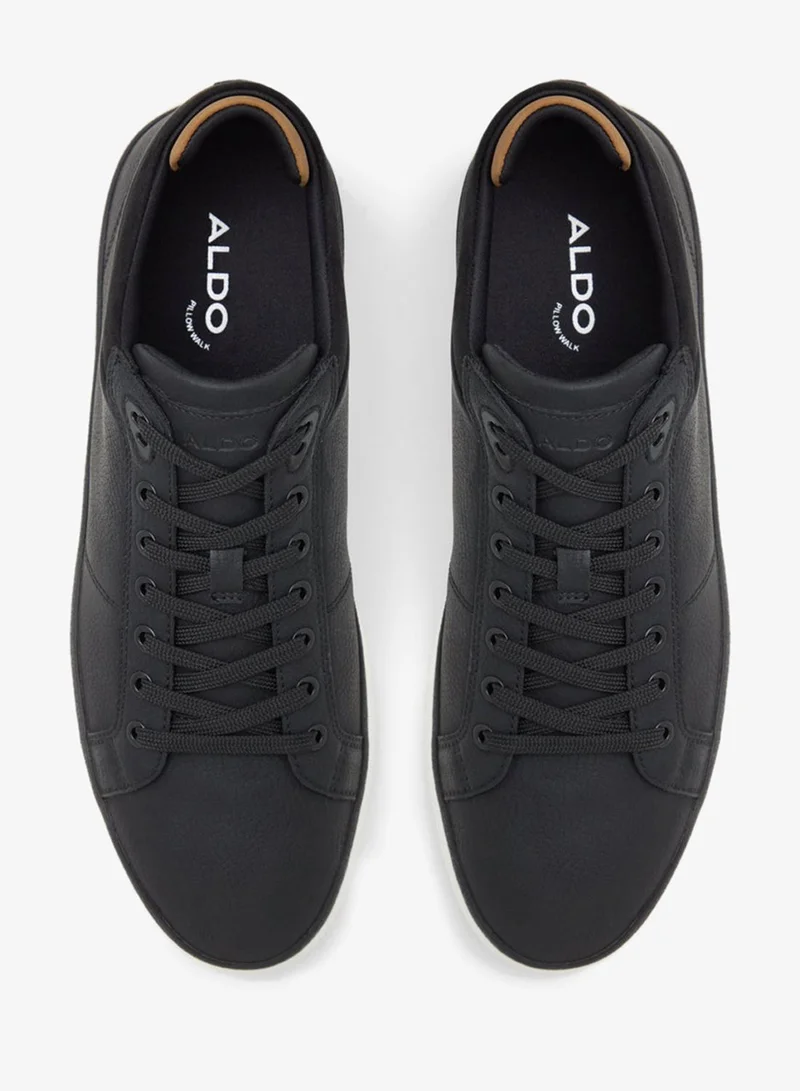 الدو سنيكرز فاين سبيك منخفضة