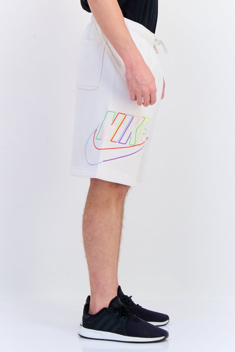 Nike شورتات خارجية للرجال بتصميم قياسي، بيج - Image 2