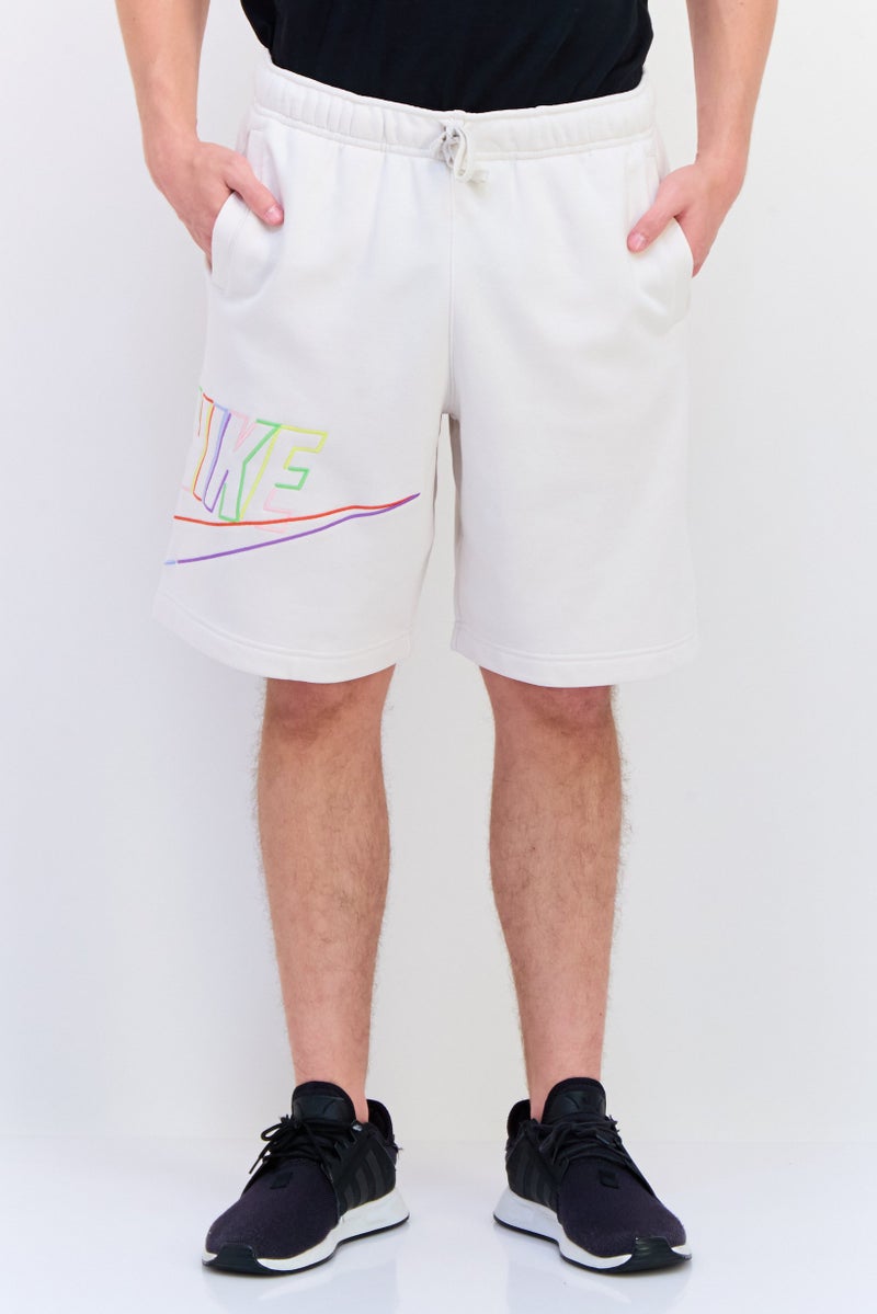 Nike شورتات خارجية للرجال بتصميم قياسي، بيج - Image 1