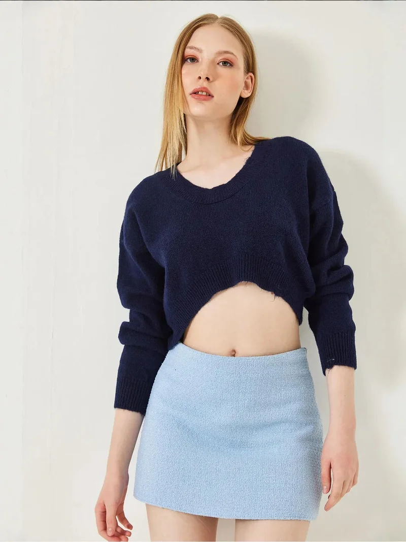 Bianco Lucci LUCCI Textured V-Neck Loose-Fit Crop Knit Top