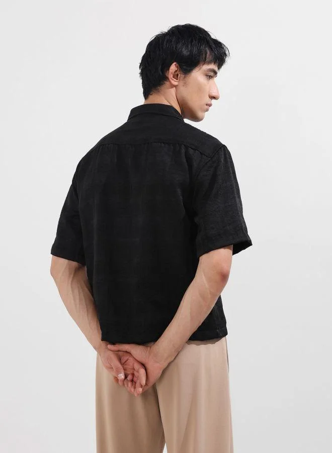 The Indian Garage Co Men Boxy Fit Textured Cutaway Collar Half Sleeves Shirt