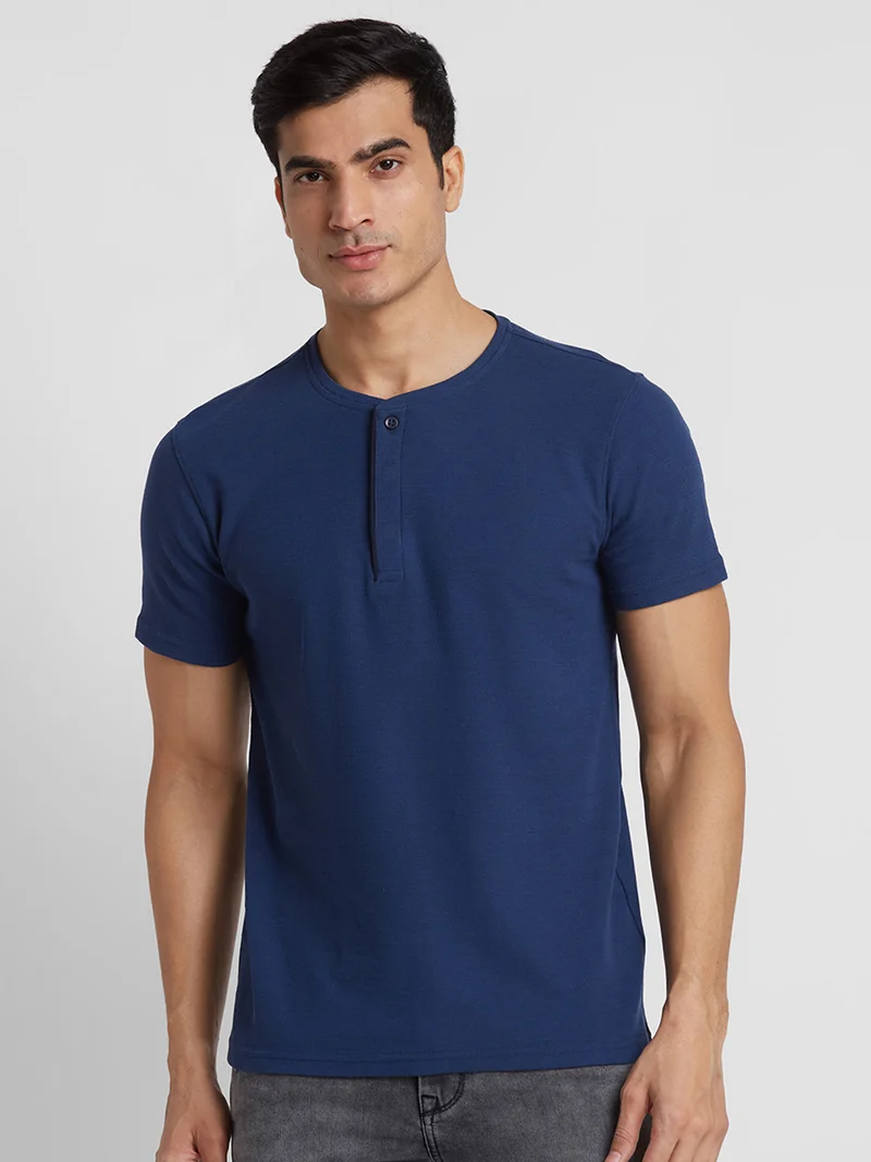 Globus Men Navy Solid Henley Neck Cotton Regular Fit Casual T-shirt