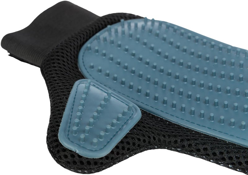 Trixie Fur Care Massage Glove, 18 X 24 cm - Image 2