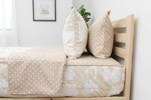 Beddy's مجموعة سرير بيدي ذات طابع الشاحنات للأطفال، غطاء سرير بسحاب متين، مجموعة سرير كاملة، ملاءات بلون تان وغطاء سرير مع شاحنات و سيارات، تشمل غطاء الوسادة ووسادة، سهلة التركيب والغسل - Image 2