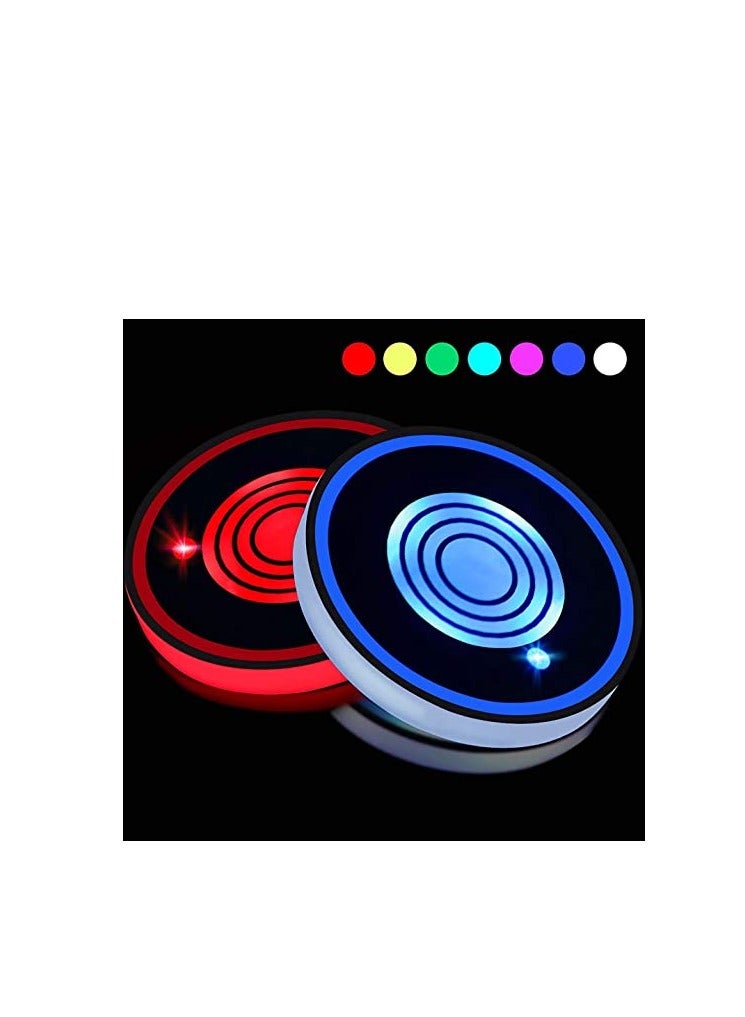 2 قطع أضواء حامل الأكواب LED، سادة شعار السيارة مع 7 ألوان متغيرة وسادة شحن USB، مصباح ديكور داخلي مضيء لحامل الأكواب
