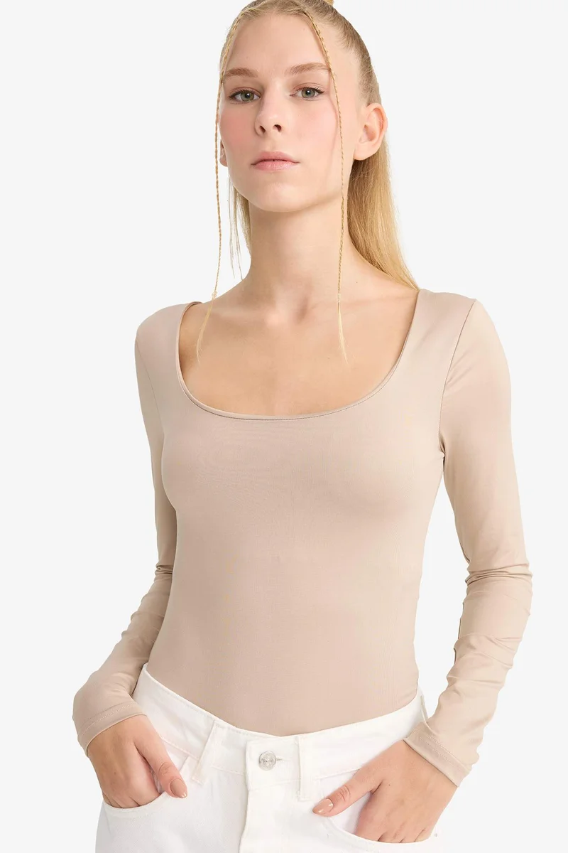 ديفاكتو U-Neck Long Sleeve Snap Bodysuit