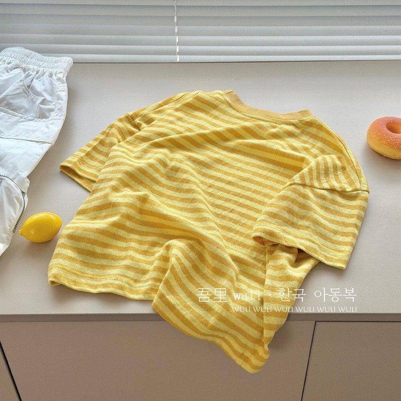 تيشيرت أطفال كوري مخطط بقلب بأكمام قصيرة - Image 2