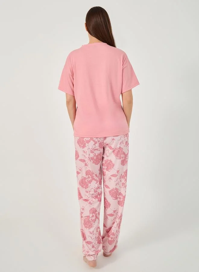 Styli Slogan Print Pocket Detail T-Shirt and Pyjama Set