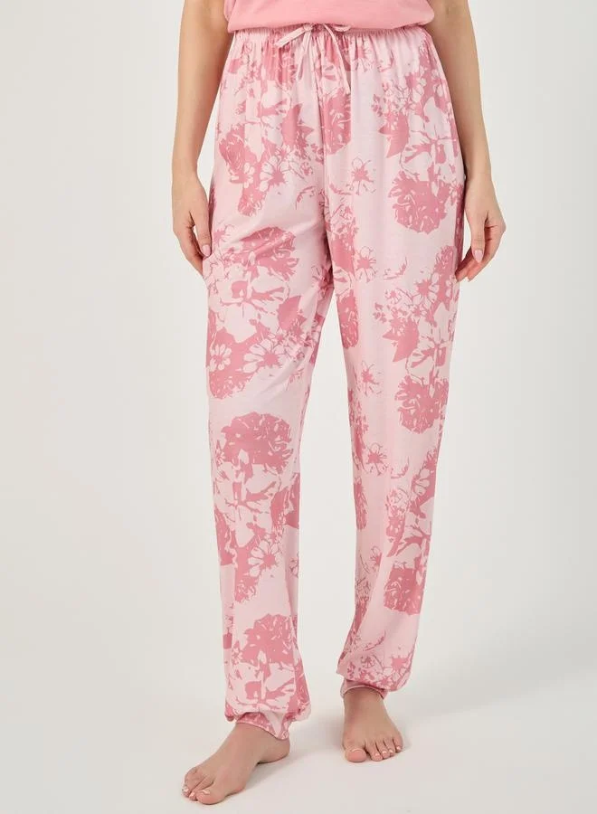 Styli Slogan Print Pocket Detail T-Shirt and Pyjama Set