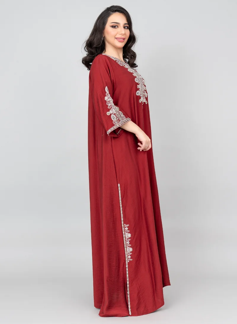 اكسا جلابية ملكية كريستالية إيكيه  عنابي