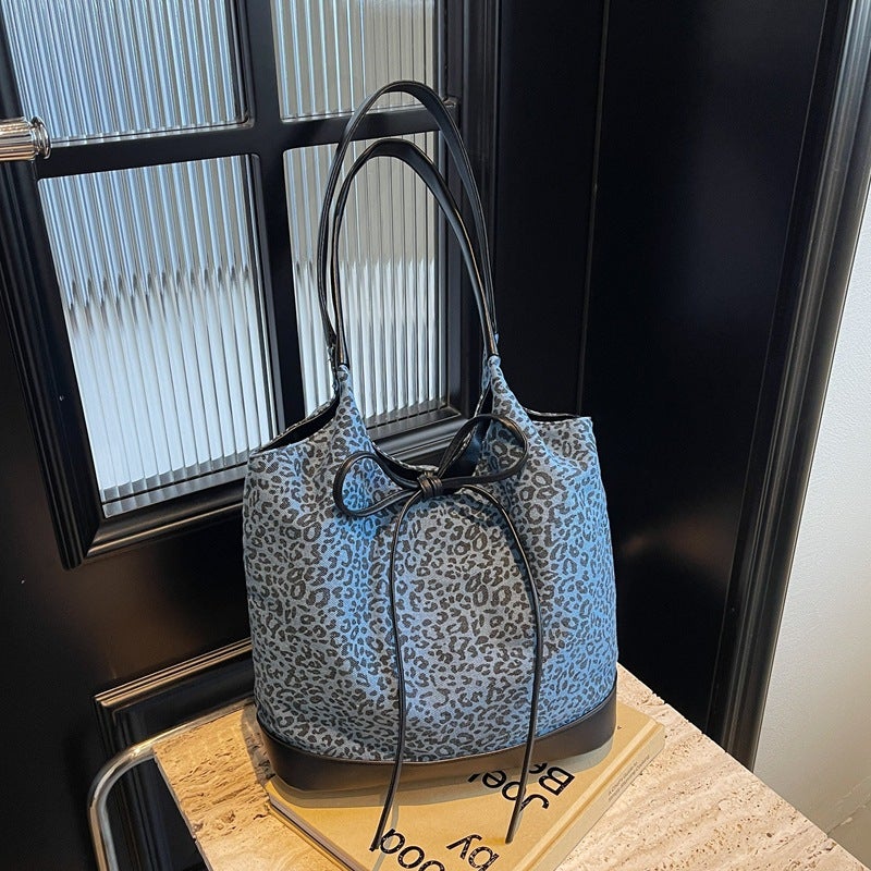 Urban Leopard Print Large Capacity Denim Bag Women'S College Style Tote Bag Casual Shoulder Bag Bucket Bag - Image 1