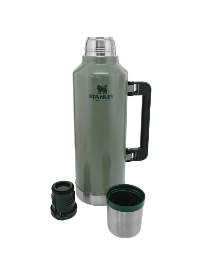 Stanley Classic Legendary Bottle 2QT (1.9L) – Original Hammertone Green Vacuum Insulated Flask | Keeps Drinks Hot 45H, Cold 2 Days, Iced 8 Days | Durable 18/8 Stainless Steel | Leakproof & BPA-Free Thermos with Cup Lid | Classic Series for Camping, Hiking, and Outdoor Adventures - Image 4