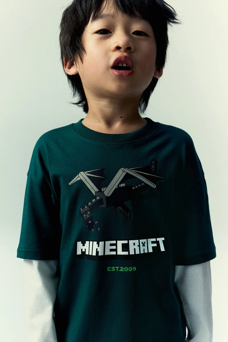 اتش اند ام تي-شيرت قطني بطبعة