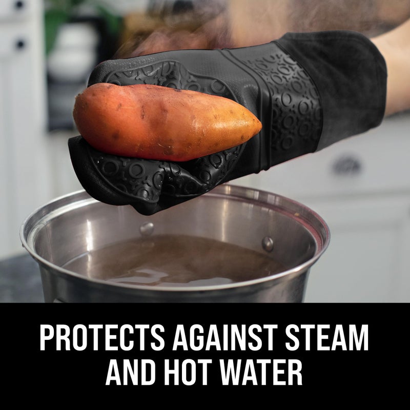 HOMWE BPA-Free Silicone Oven Mitts Ultra Heat Resistant up to 500Â°F - Oven Mitts with Thick Cotton Liner - Long Slip Resistant Pot Holders, Flexible Oven Gloves - Black 14.7 - Image 4