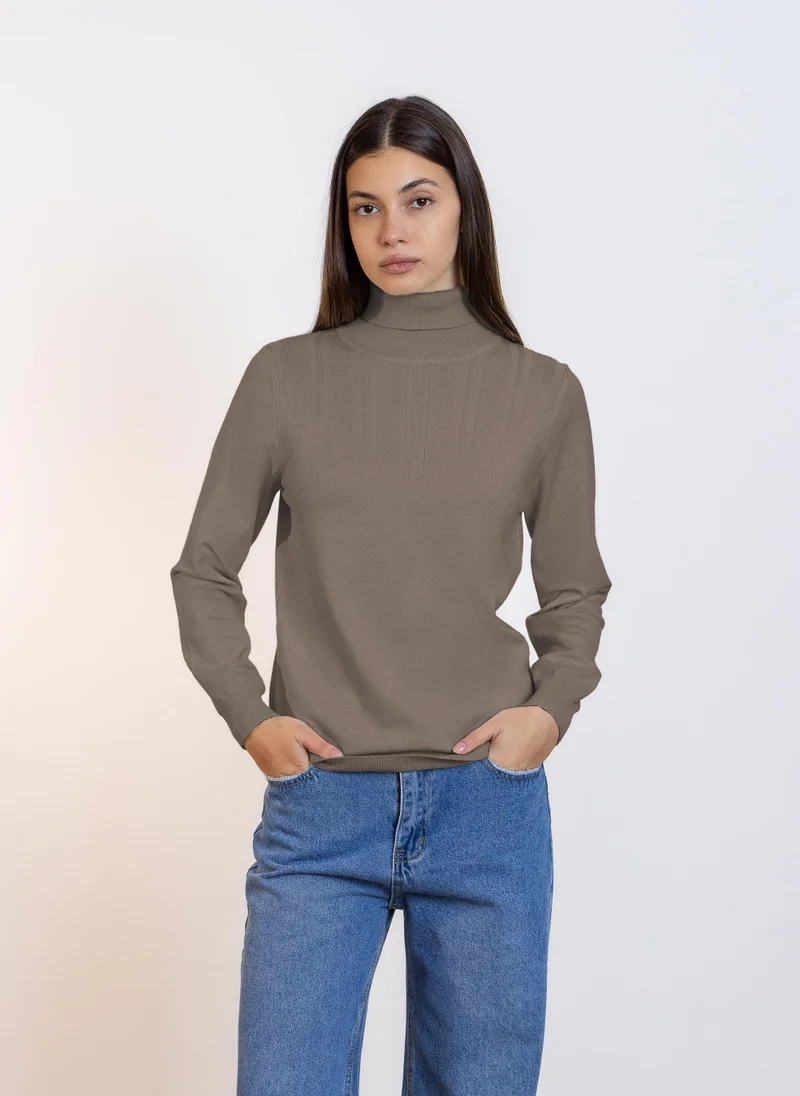 SHAPES DETAILED RIBBED SWEATER