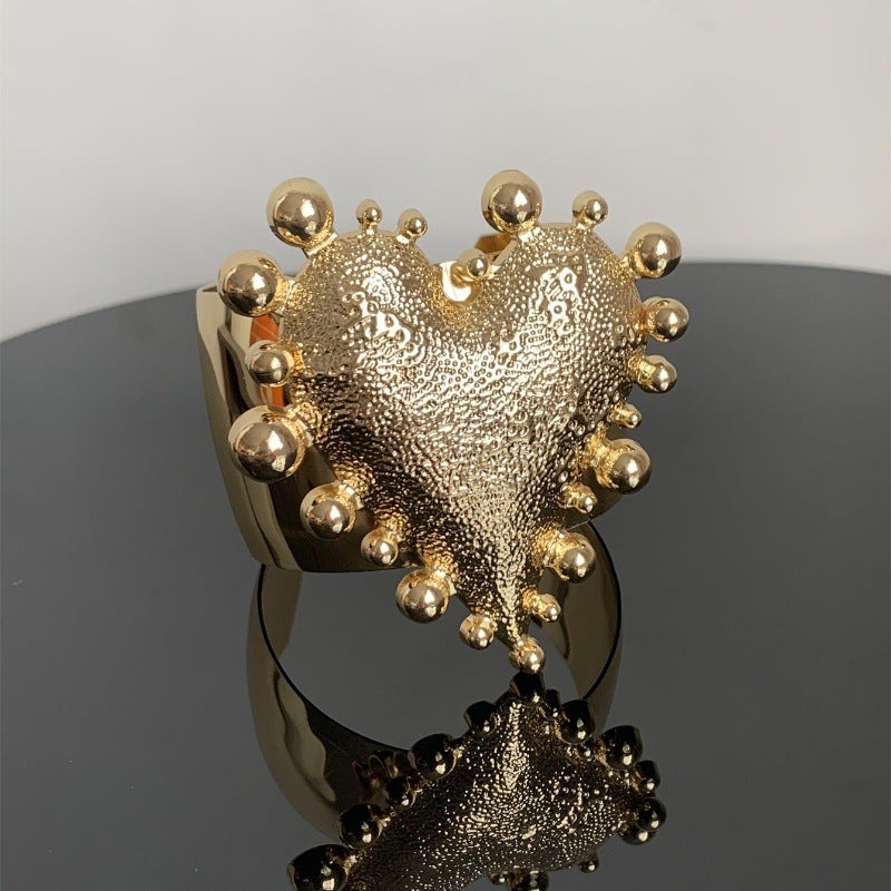 Ins Retro Gold Big Love Open Wide Face Metal Bracelet Niche Design High-Grade Exaggerated Arm Ring For Women - Image 1