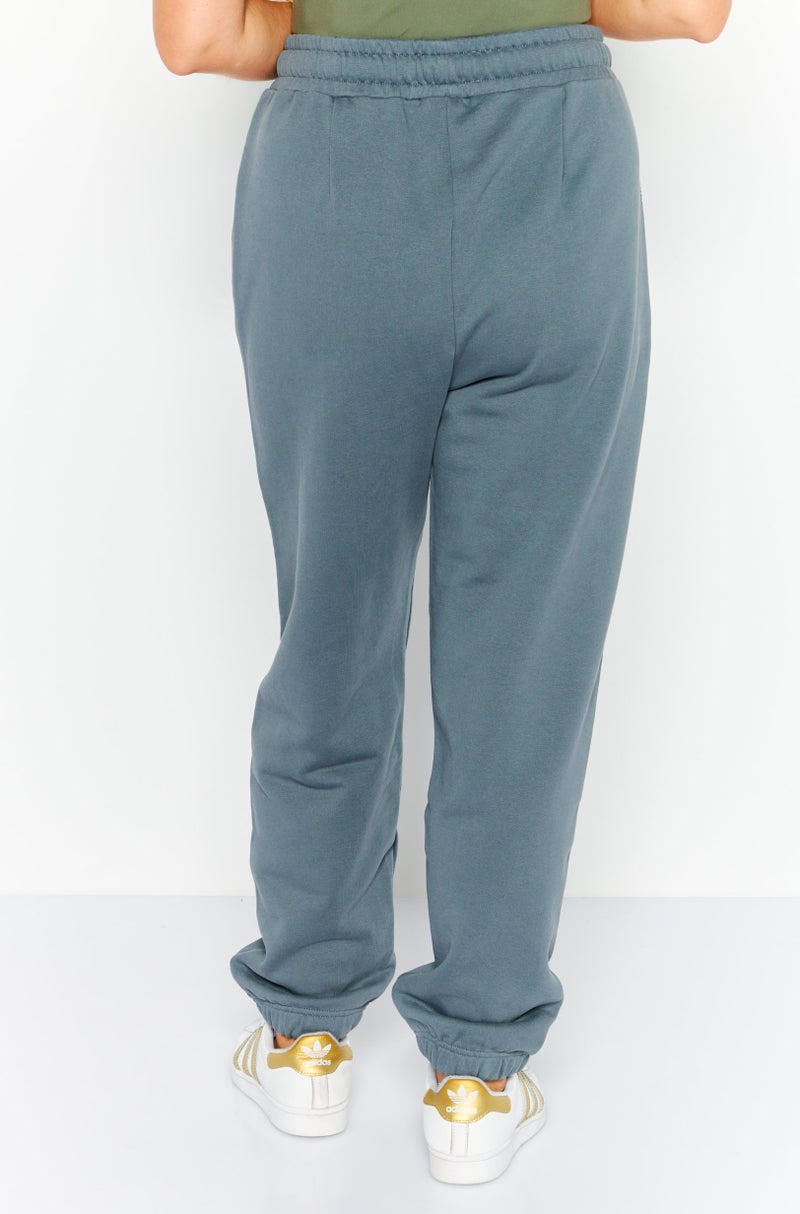 NAH/ Studio Women Regular Fit Plain Sweatpants, Grey - Image 4