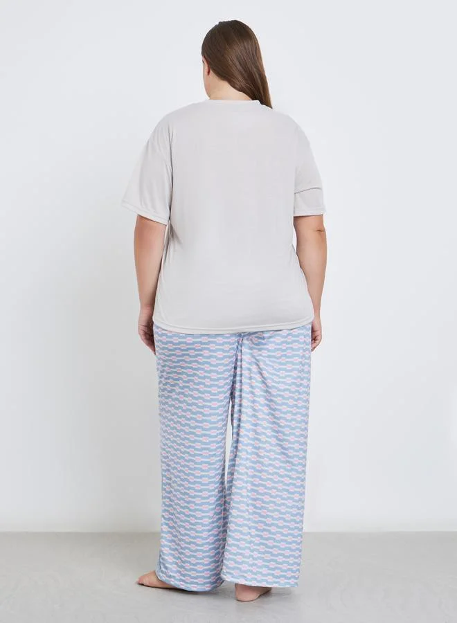 ستايلي طقم من بنطال بيجاما وتيشيرت بمقاس كبير