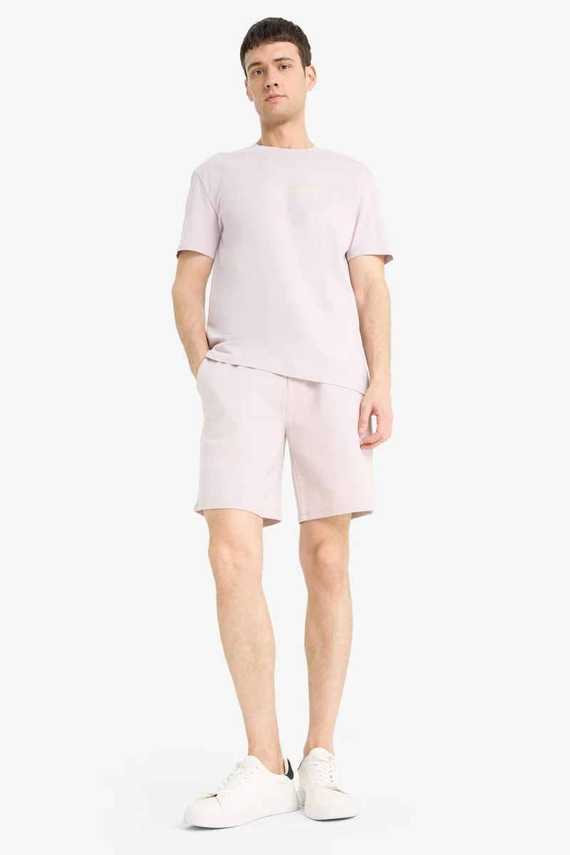 ديفاكتو Skinny Leg Shorts