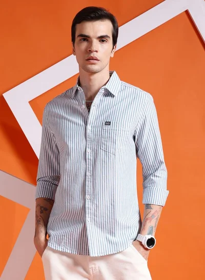 شركة المرآب الهندية Men Slim Fit Striped Full Sleeves Cutaway Collar Casual Shirt