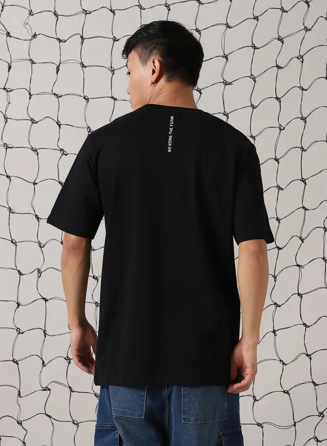 Hubberholme Men Futuristic Printed Oversized Fit T-Shirt