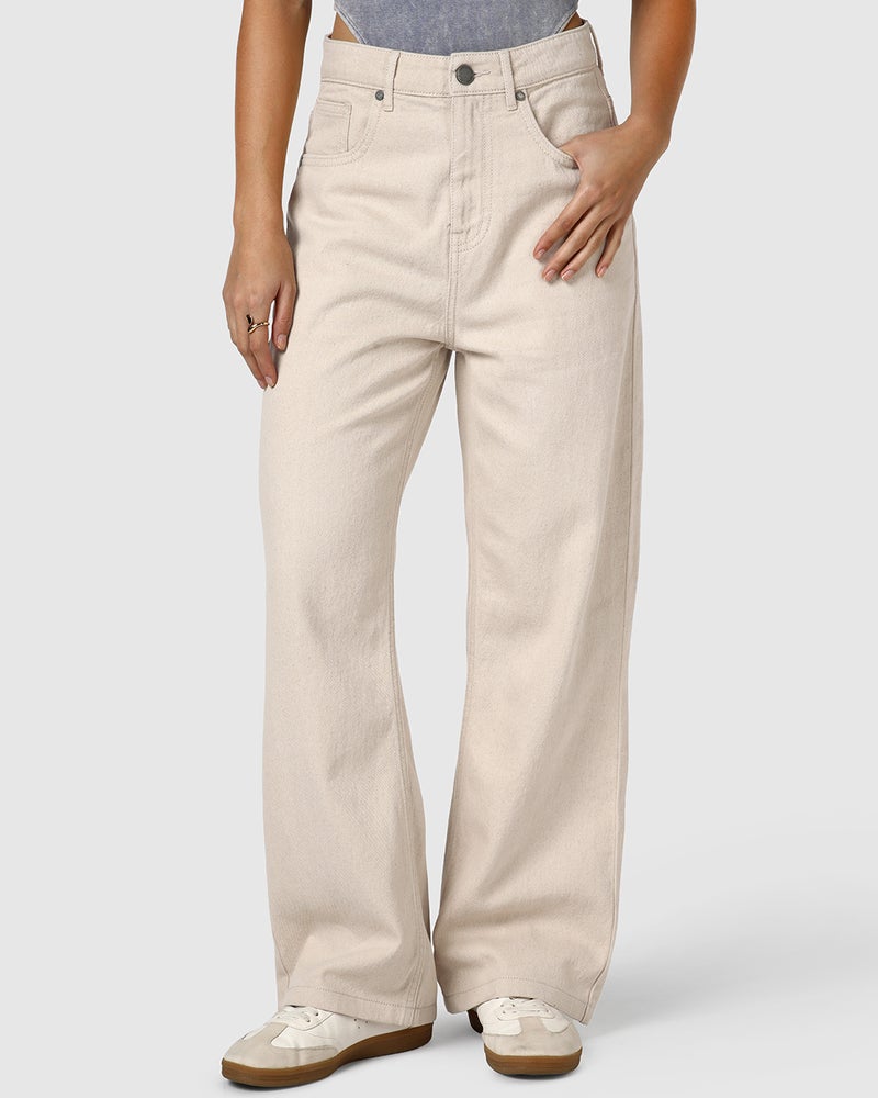 bewakoof Women's Off White Straight Fit Jeans - Image 2